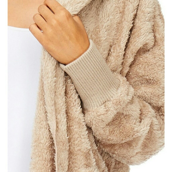 LAST 1!! Taupe Sherpa jacket - Picture 6 of 8
